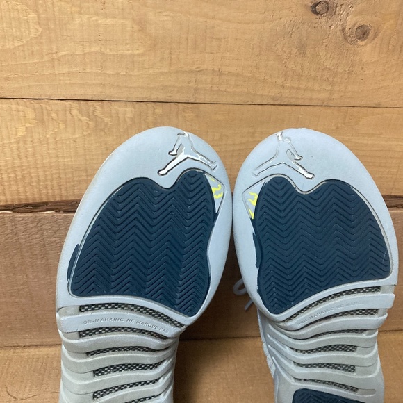 Jordan 12 Retro Low Wolf Grey (GS) - Picture 12 of 16